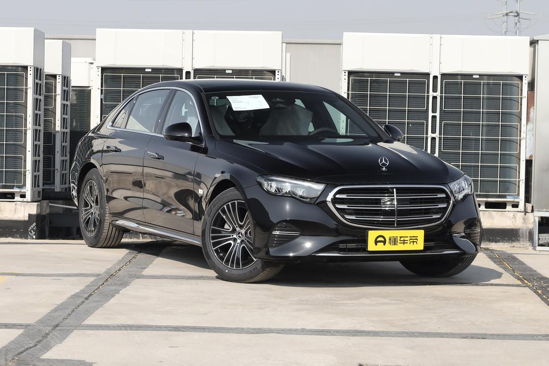 Mercedes-Benz E-Class 2026, фото 3