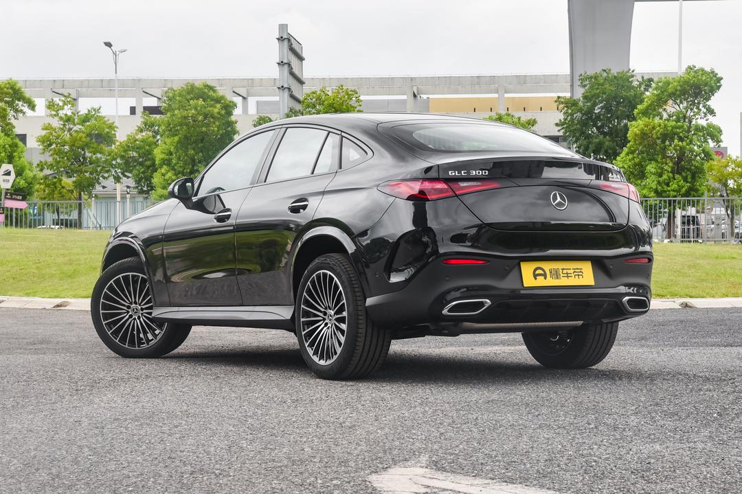 Mercedes-Benz GLC Coupe 2026, фото 5