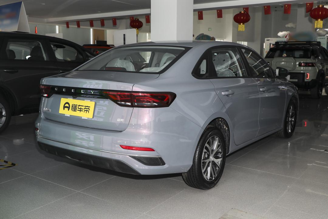 Geely Emgrand 2026, фото 7