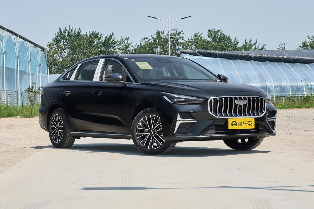 Geely Emgrand 2026, фото 3