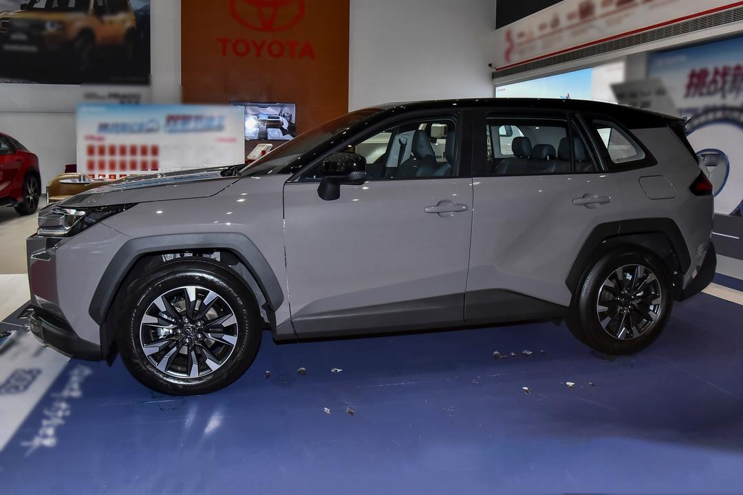 Toyota RAV4 2026, фото 4