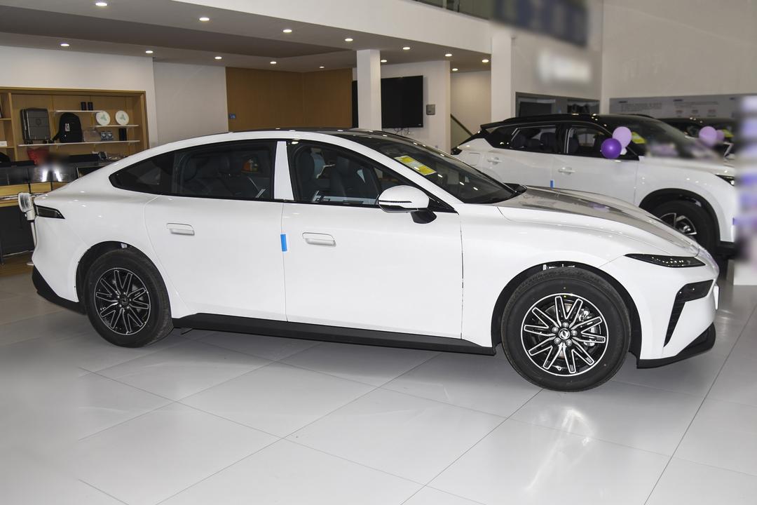 Dongfeng E80 2026, фото 8