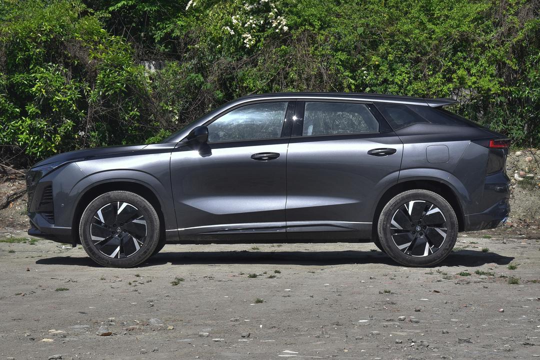 Changan UNI-Z PHEV 2026, фото 4