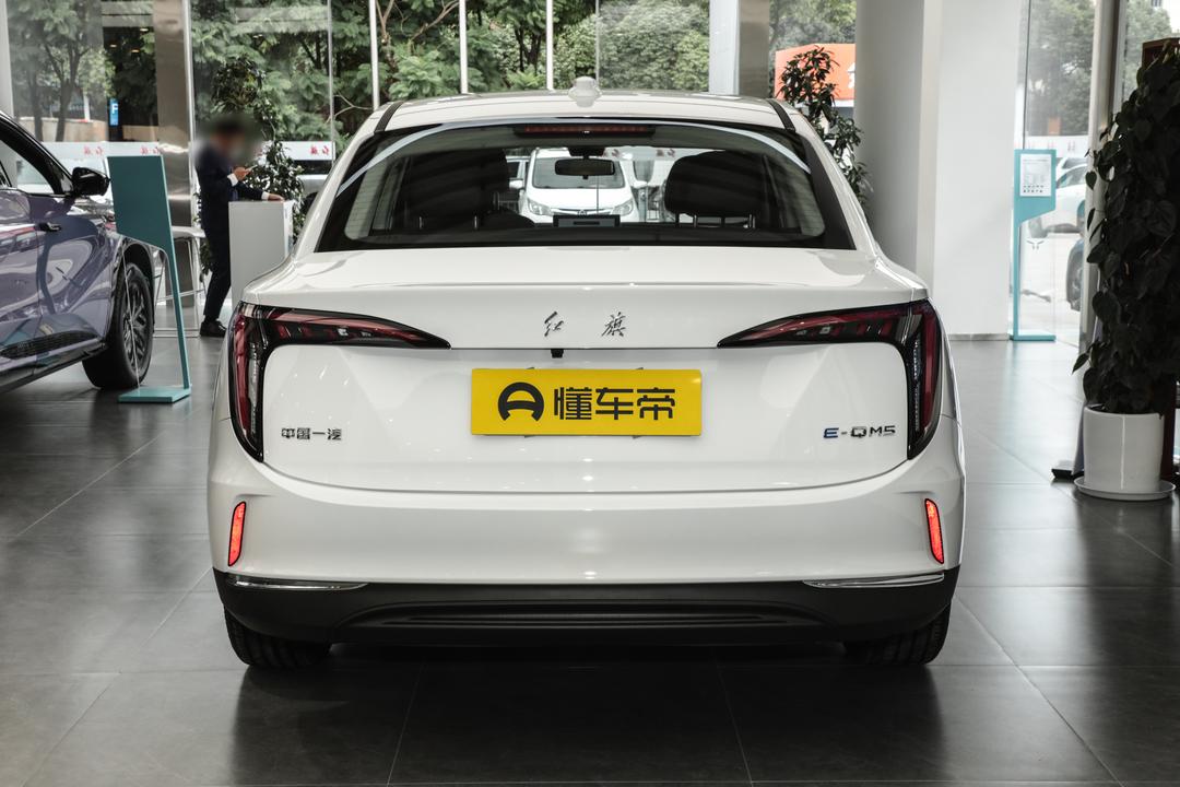 Hongqi E-QM5 2026, фото 6
