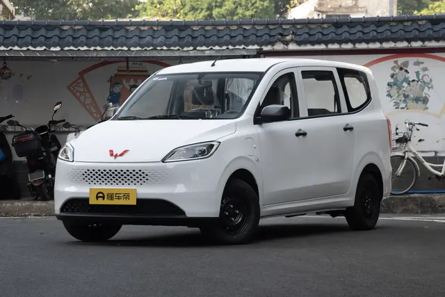 Wuling Hongguang EREV 2026 — купить из Китая под заказ