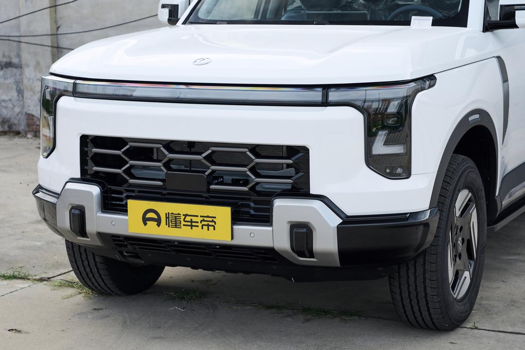 Dongfeng Zhengzhou Z9 GE PHEV 2026, фото 9