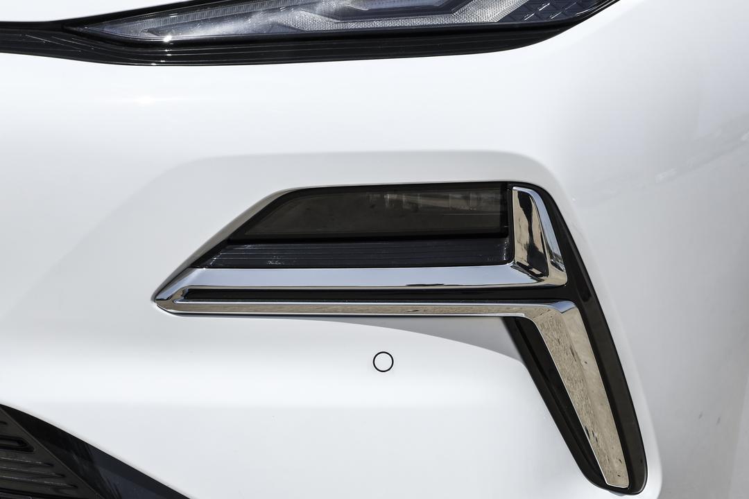 Geely Starlight 8 PHEV 2026, фото 13