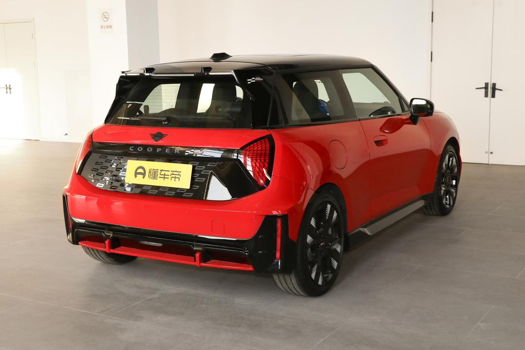 MINI JCW EV 2026, фото 7