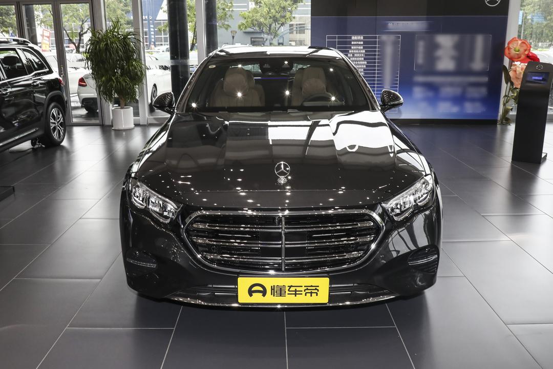 Mercedes-Benz E-Class 2026, фото 2
