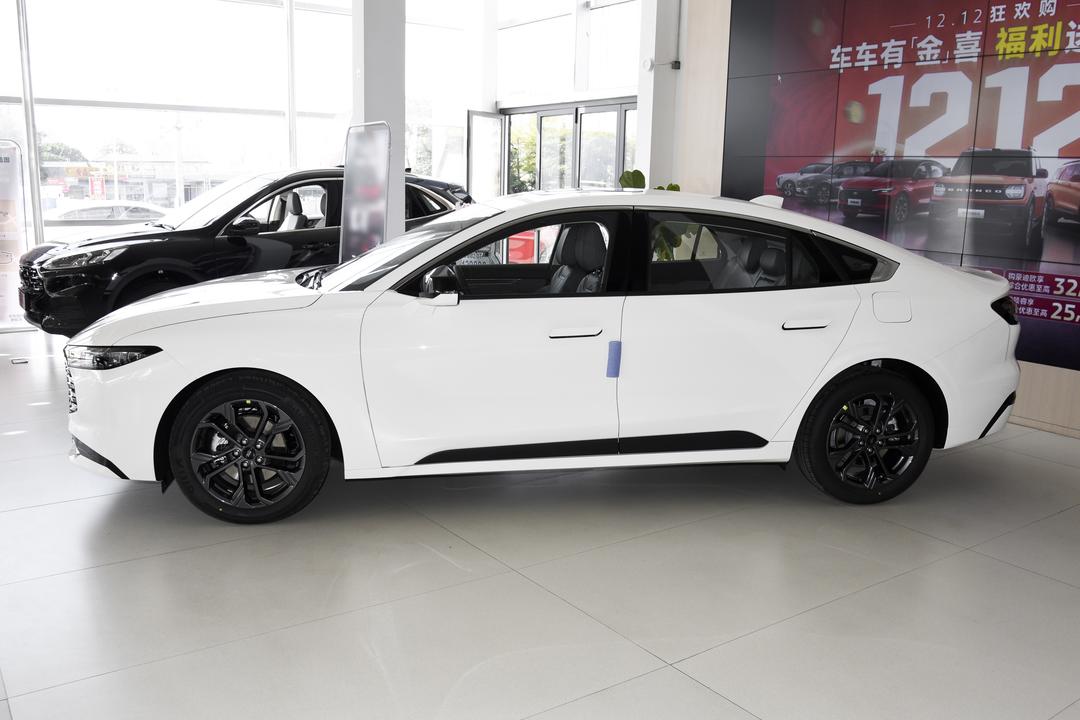 Ford Mondeo 2026, фото 4