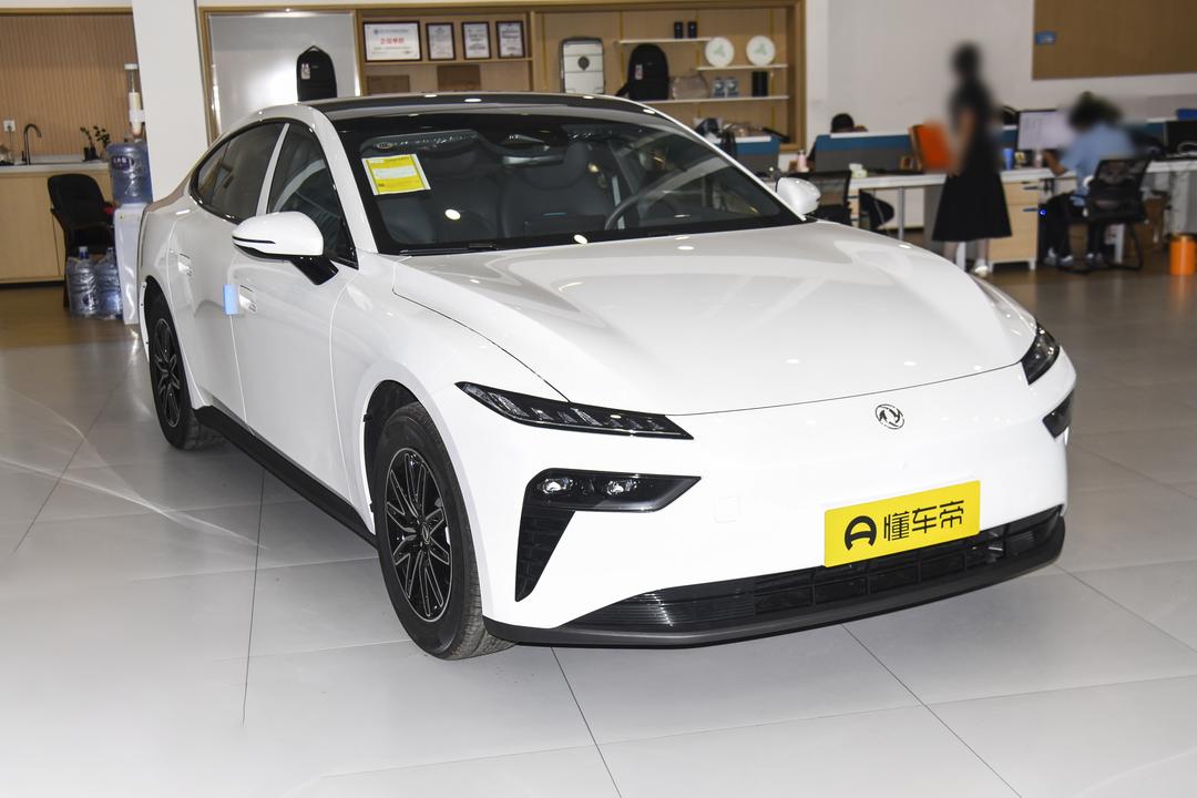 Dongfeng E80 2026, фото 3