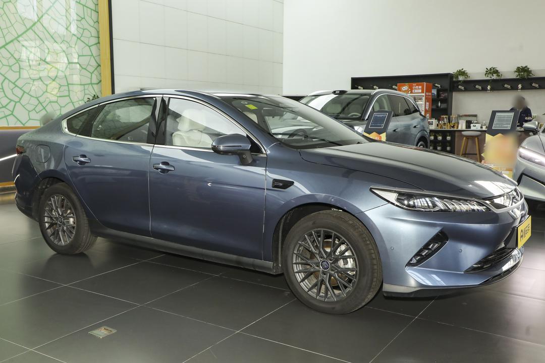 BYD Qin PLUS EV 2026, фото 8