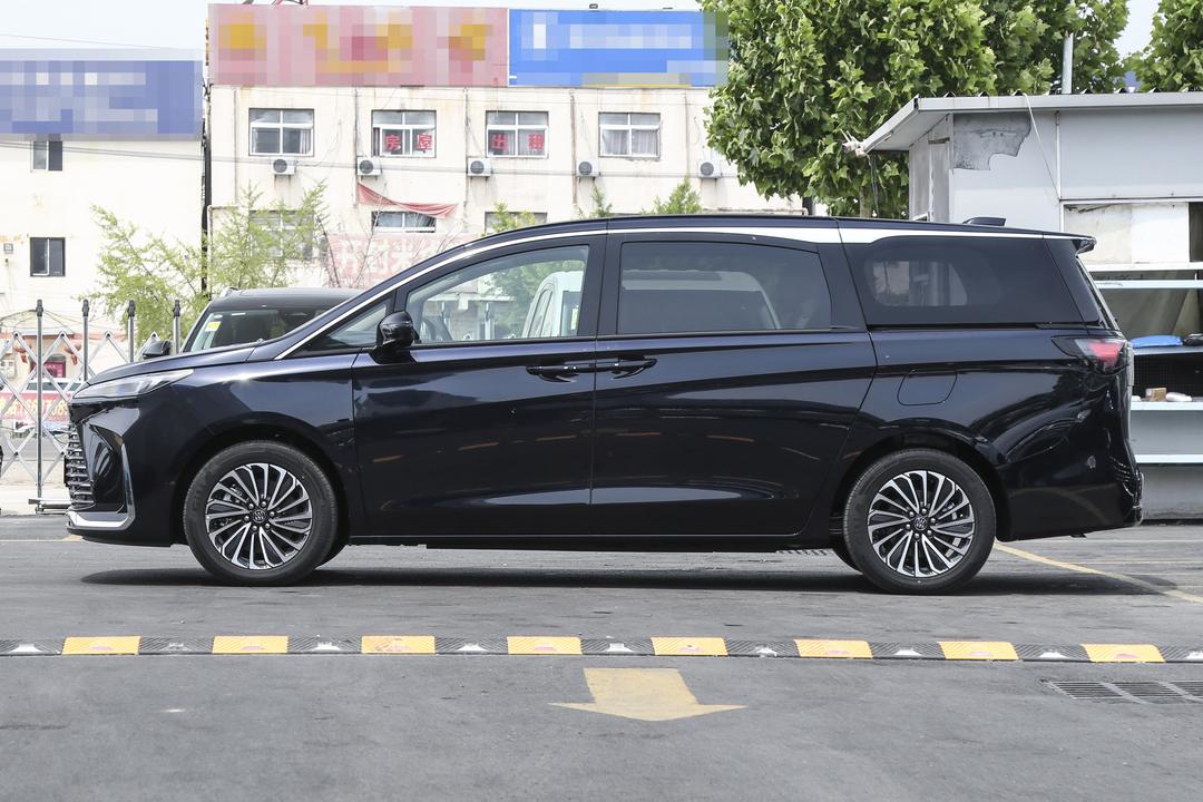 Buick GL8 PHEV 2026, фото 4