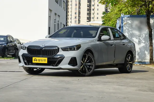BMW 5 Series 2026 — купить из Китая под заказ