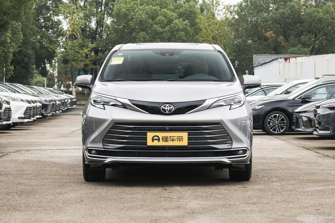 Toyota Sienna 2026, фото 2