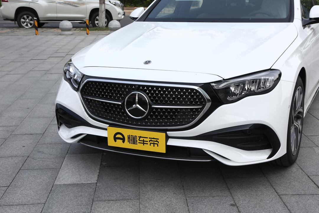 Mercedes-Benz E-Class 2026, фото 9