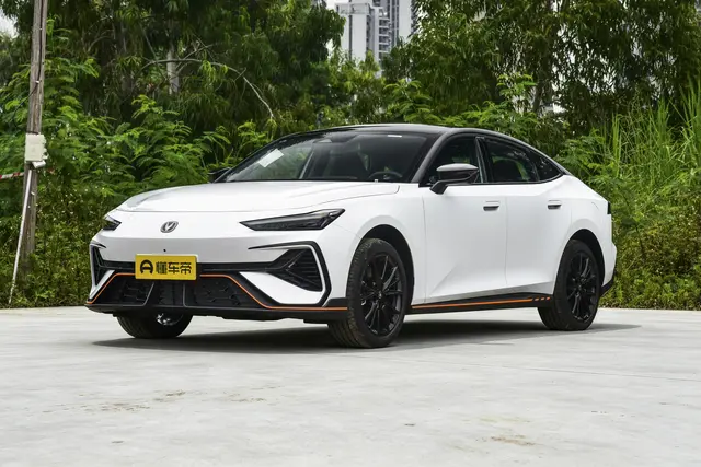 Changan UNI-V 2026 — купить из Китая под заказ