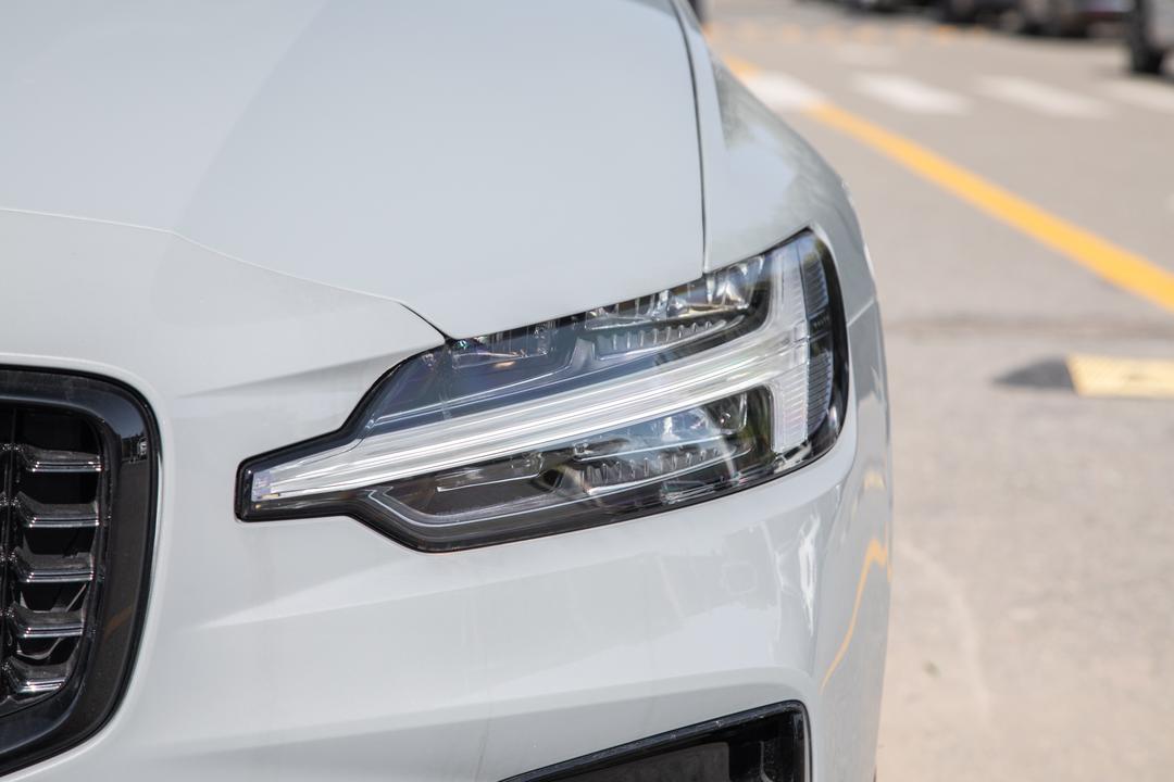 Volvo V60 2026, фото 11