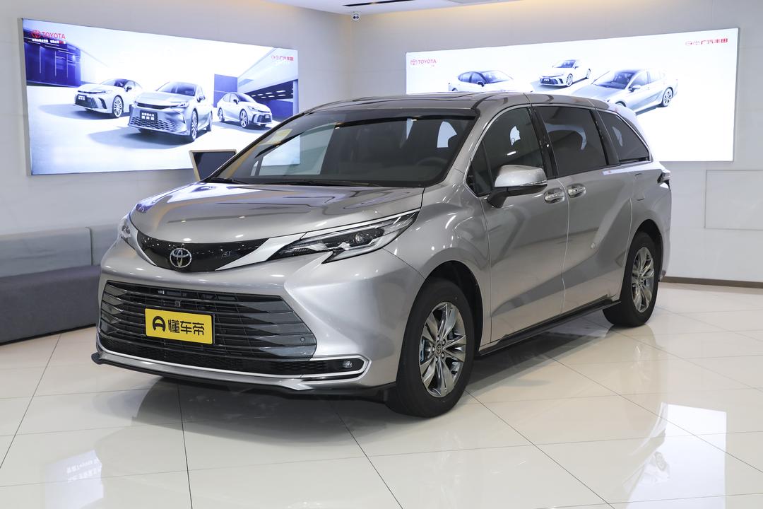 Toyota Sienna 2026, фото 1
