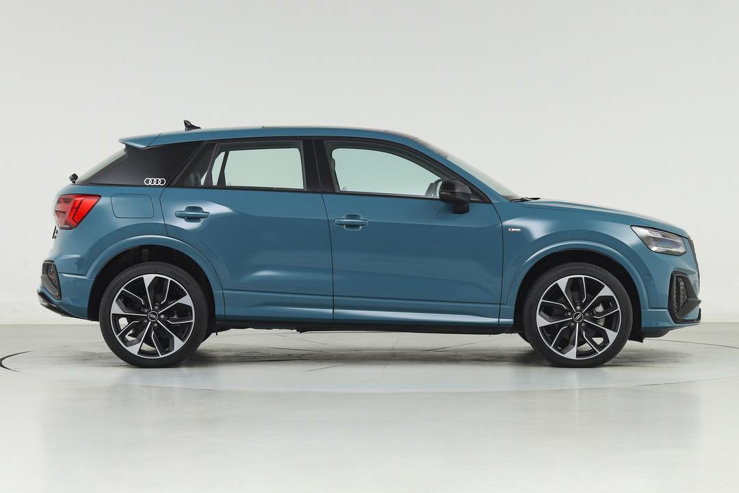 Audi Q2L 2026, фото 8