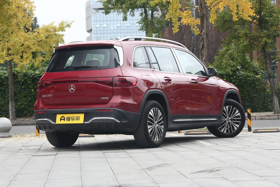 Mercedes-Benz EQB 2026, фото 7