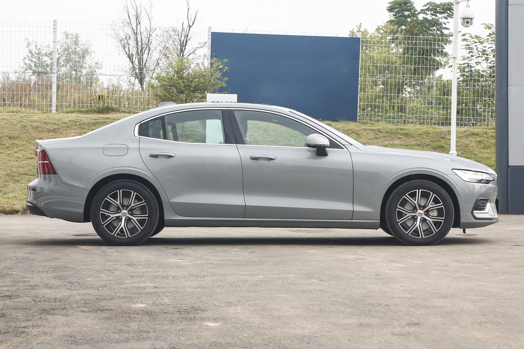 Volvo S60 2026, фото 8