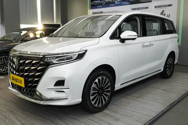 Roewe iMAX8 DMH 2026 — купить из Китая под заказ