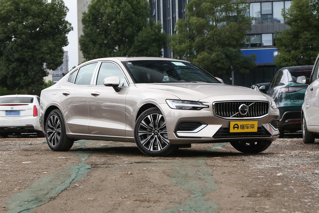 Volvo S60 2026, фото 3