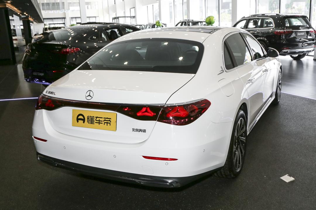 Mercedes-Benz E-Class 2026, фото 7