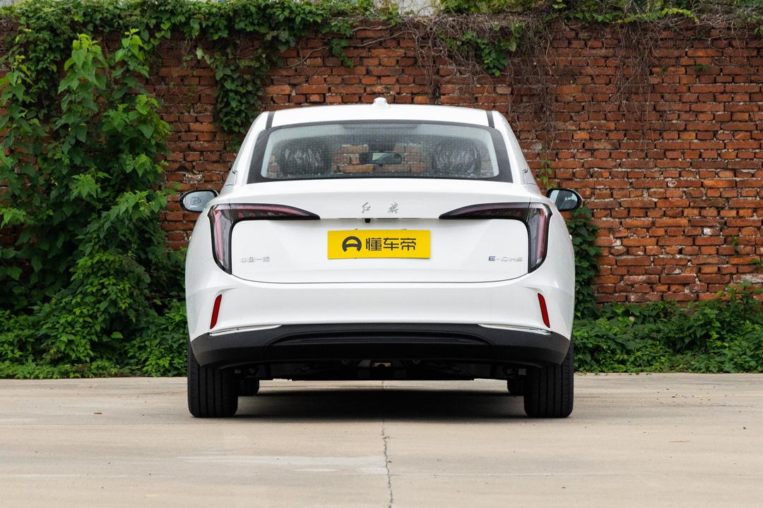 Hongqi E-QM5 2026, фото 6