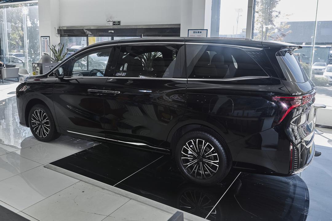 Dongfeng Starlight V9 2026, фото 4