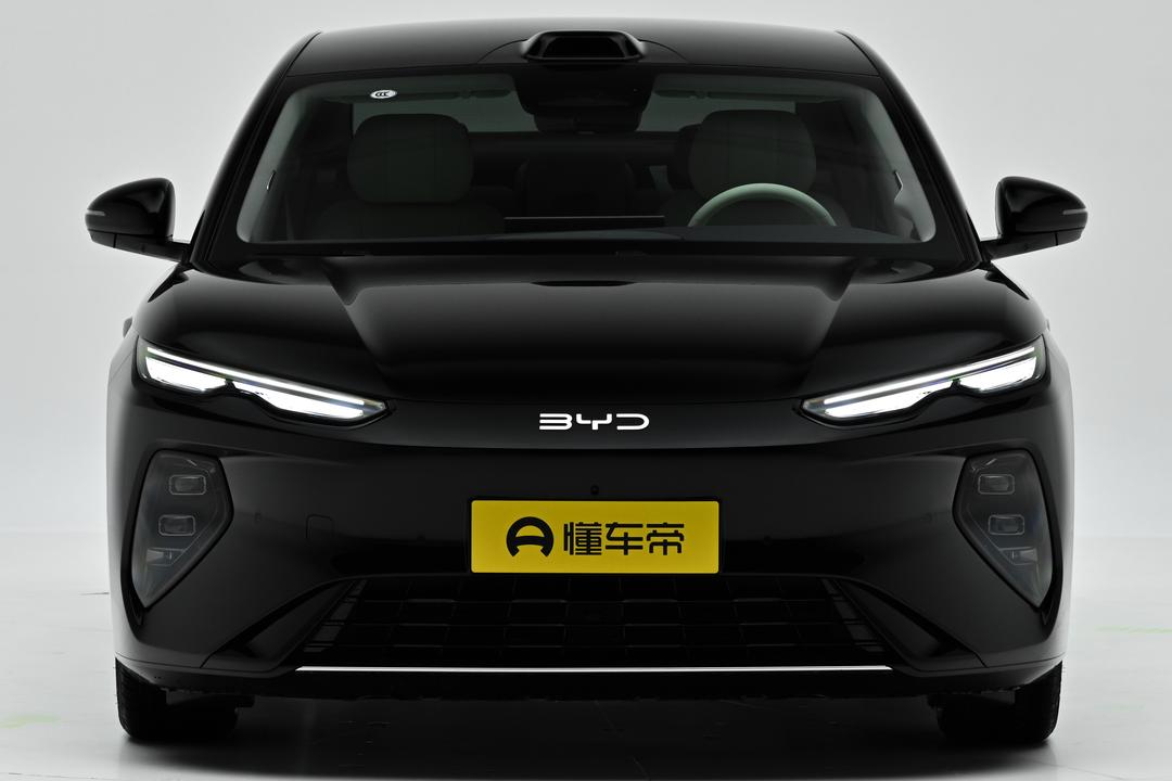 BYD Seal 08 DM 2026, фото 12