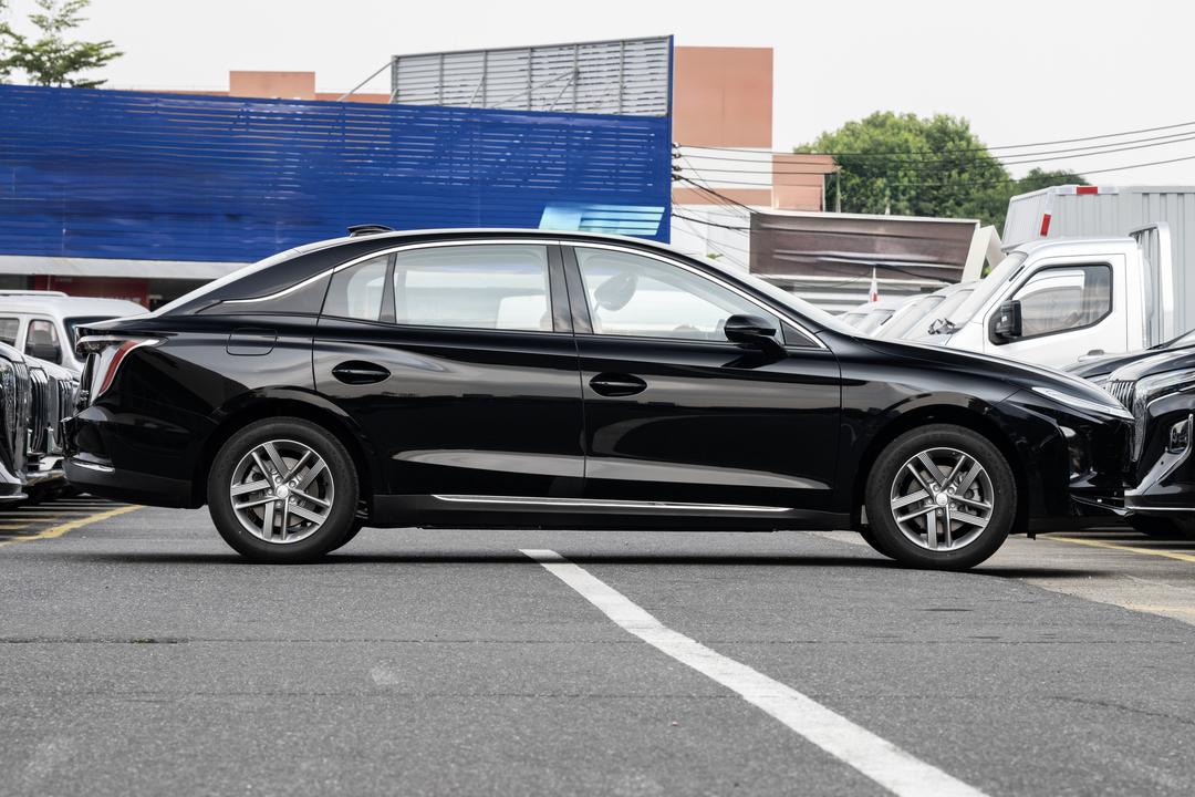 Hongqi E-QM5 2026, фото 8