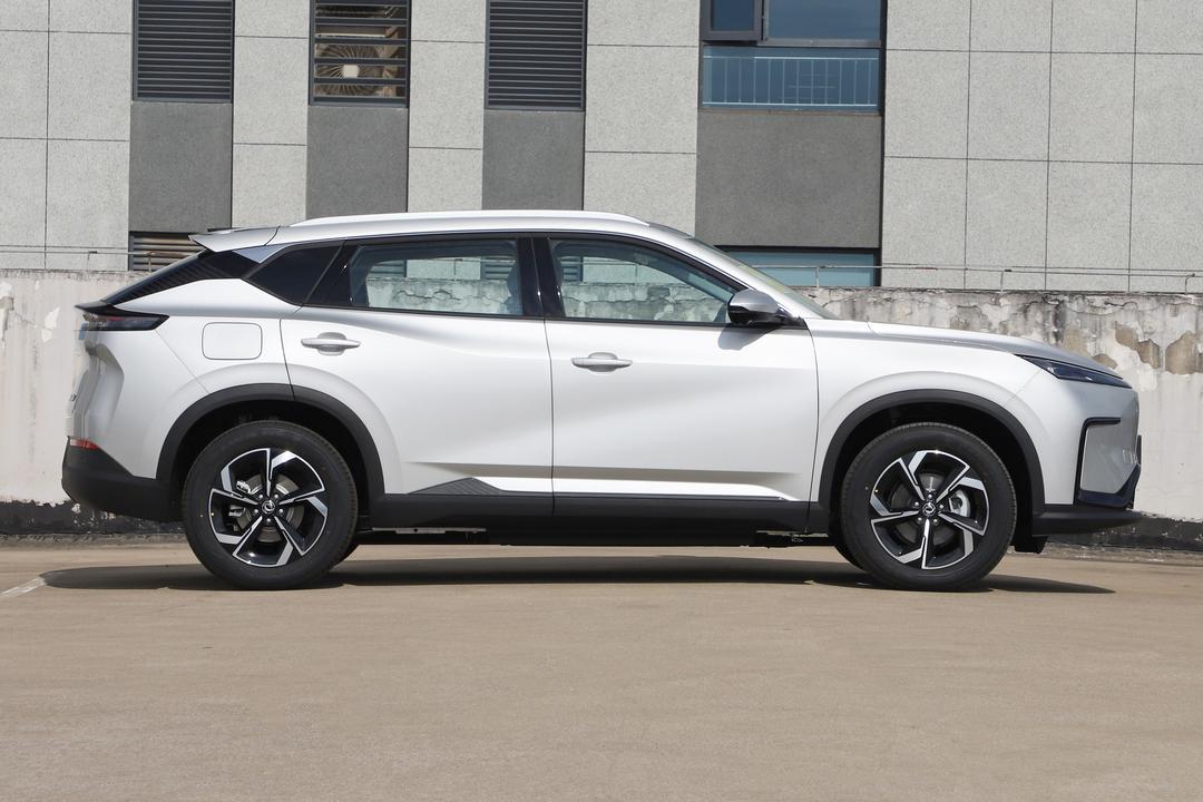 Dongfeng Aeolus L8Y 2026, фото 8