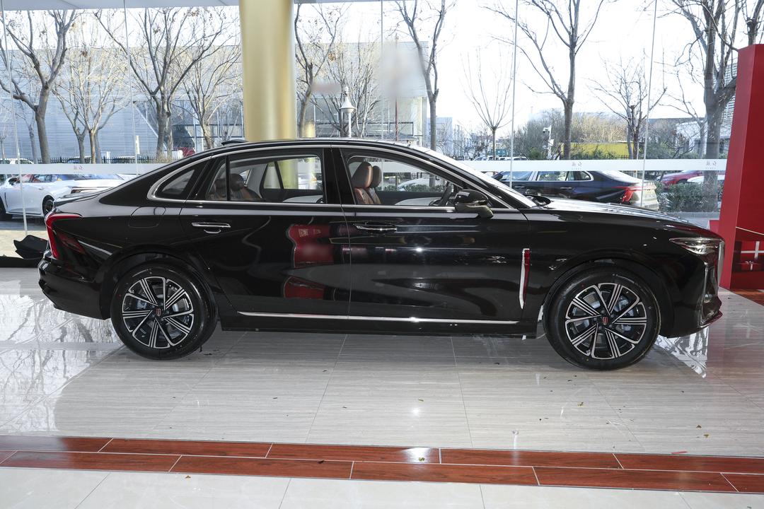 Hongqi H5 PHEV 2026, фото 8