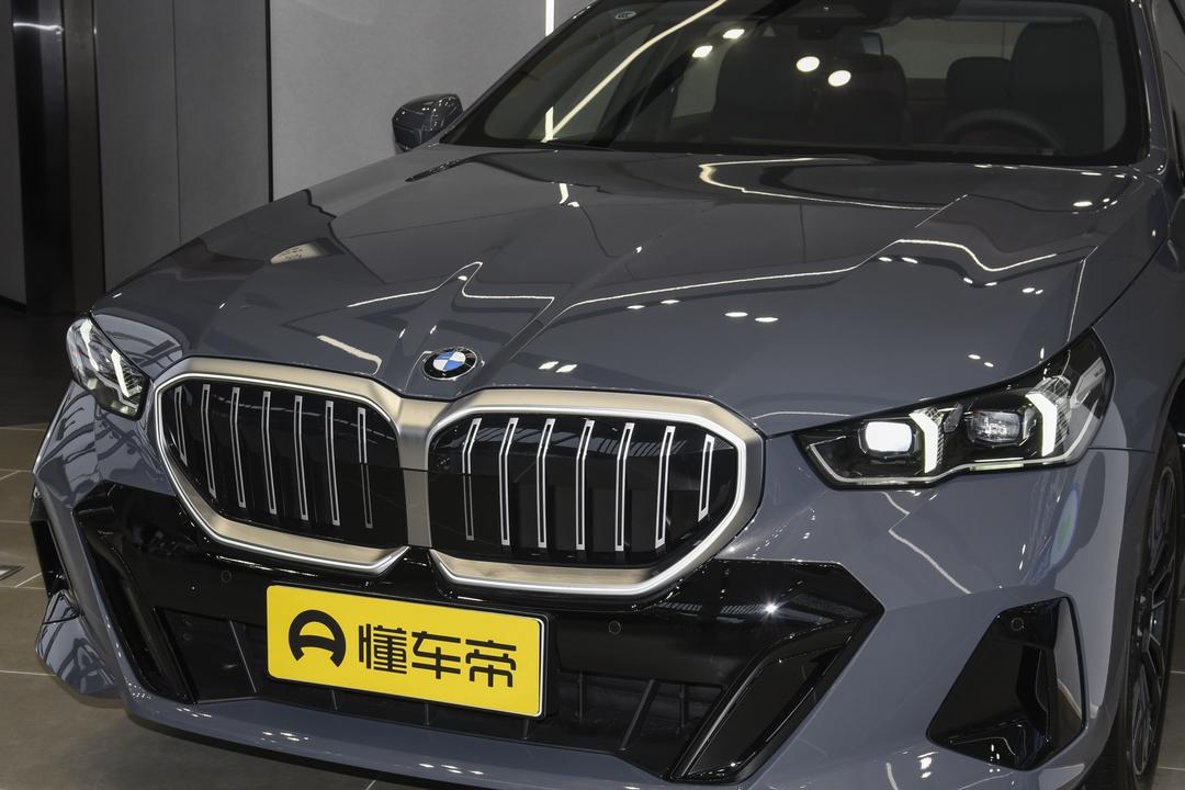 BMW 5 Series 2026, фото 12