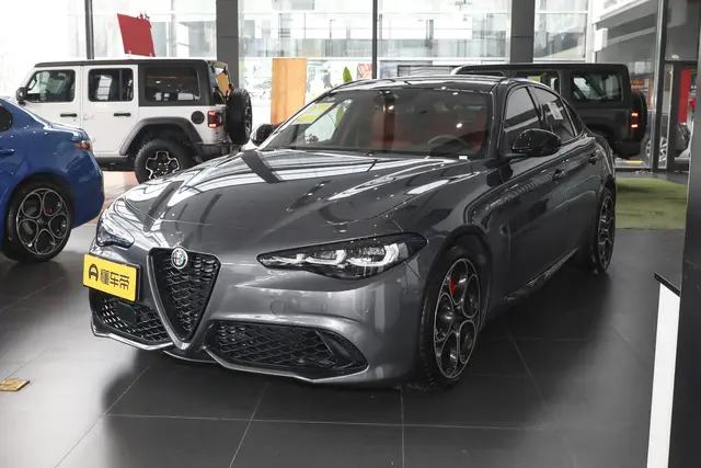 Alfa Romeo Giulia 2026 — купить из Китая под заказ