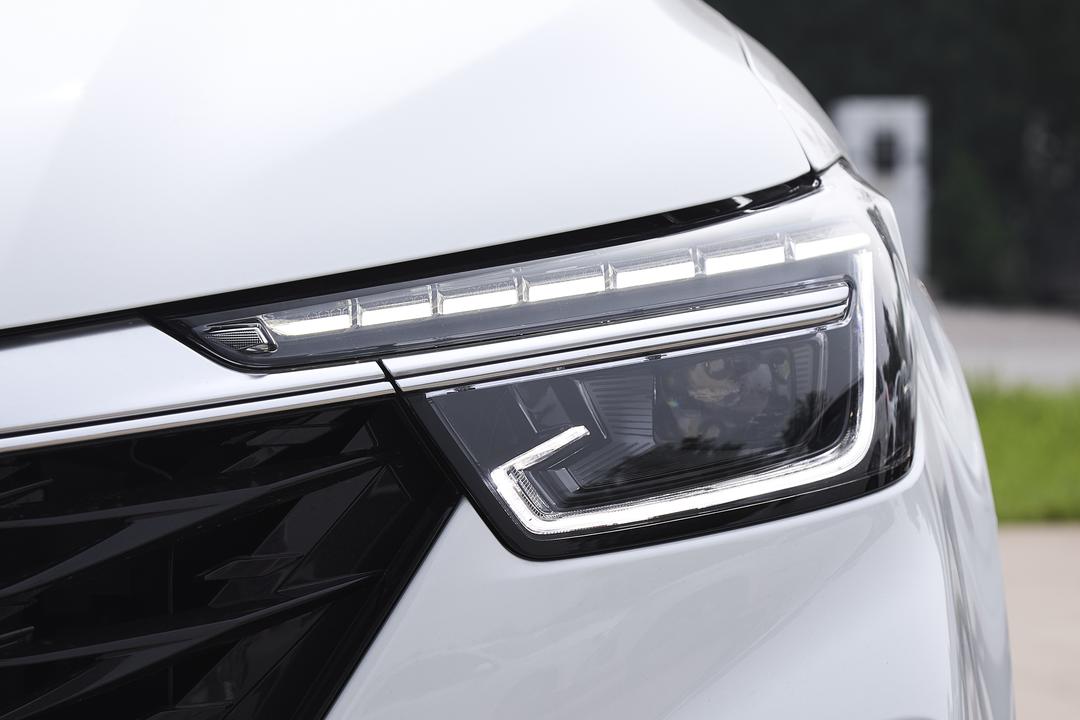 Roewe RX5 2026, фото 12