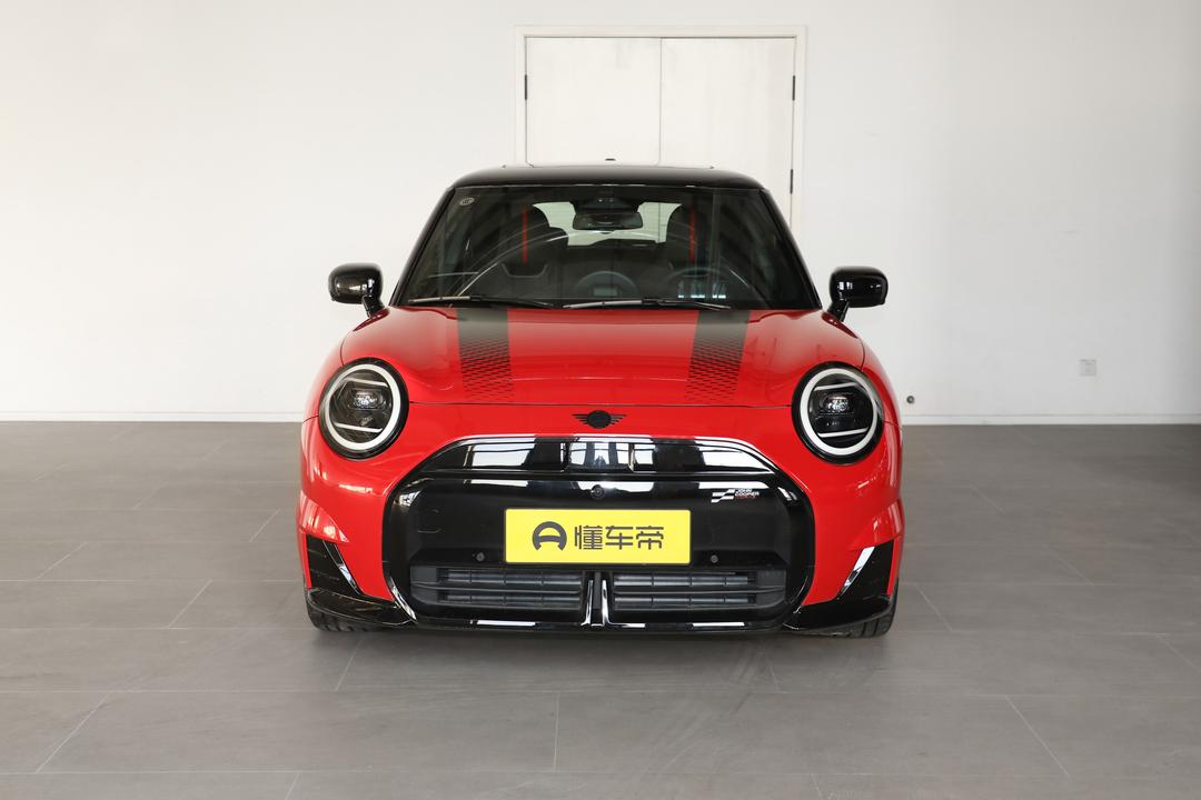 MINI JCW EV 2026, фото 2