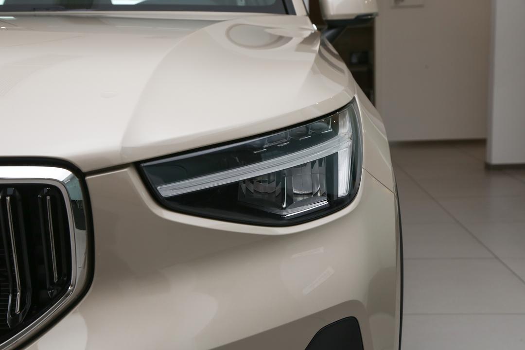 Volvo XC40 2026, фото 10