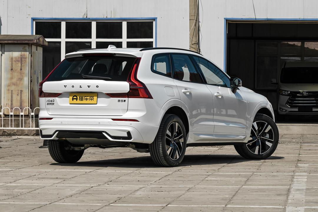 Volvo XC60 2026, фото 7