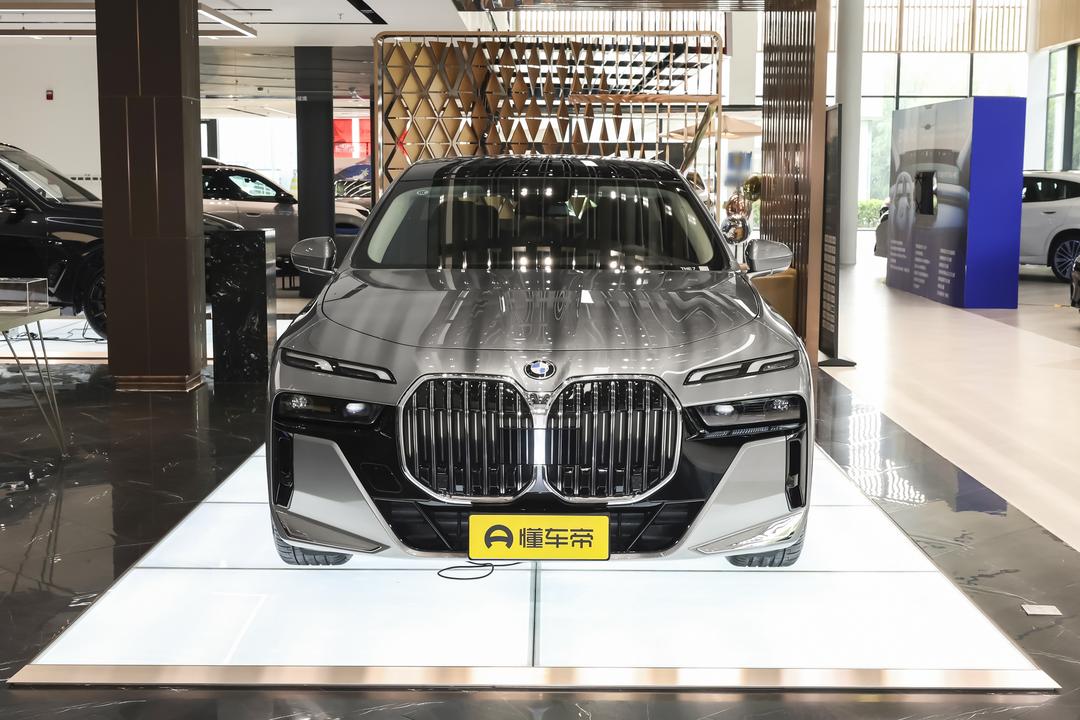 BMW 7-Series 2026, фото 2