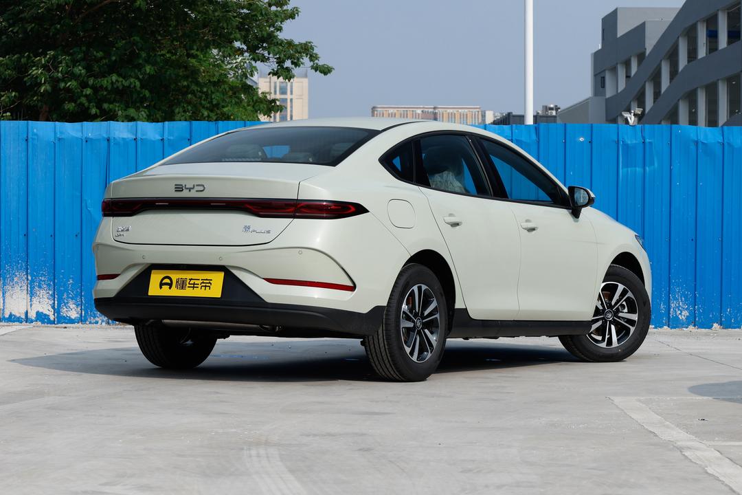 BYD Qin PLUS DM 2026, фото 7