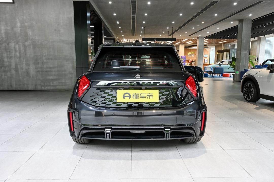 MINI JCW EV 2026, фото 6