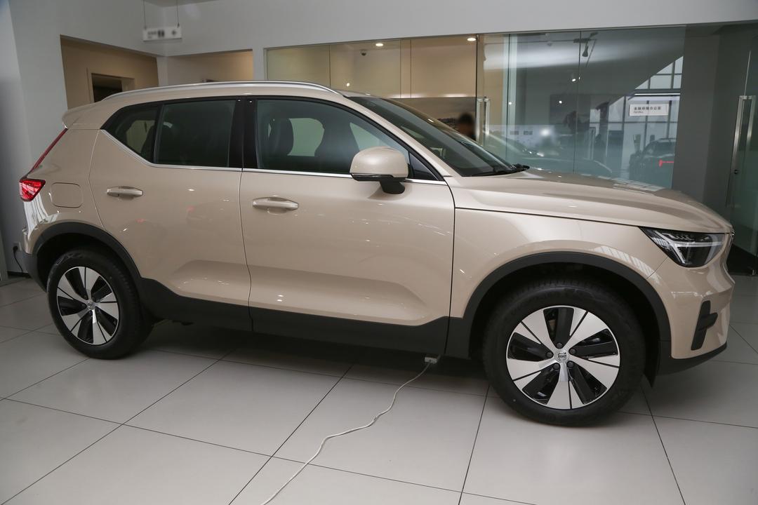 Volvo XC40 2026, фото 7