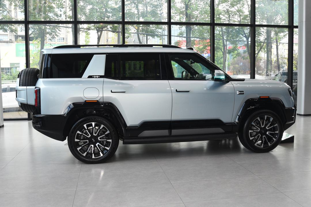 BYD Fangchengbao Leopard 8 2026, фото 7