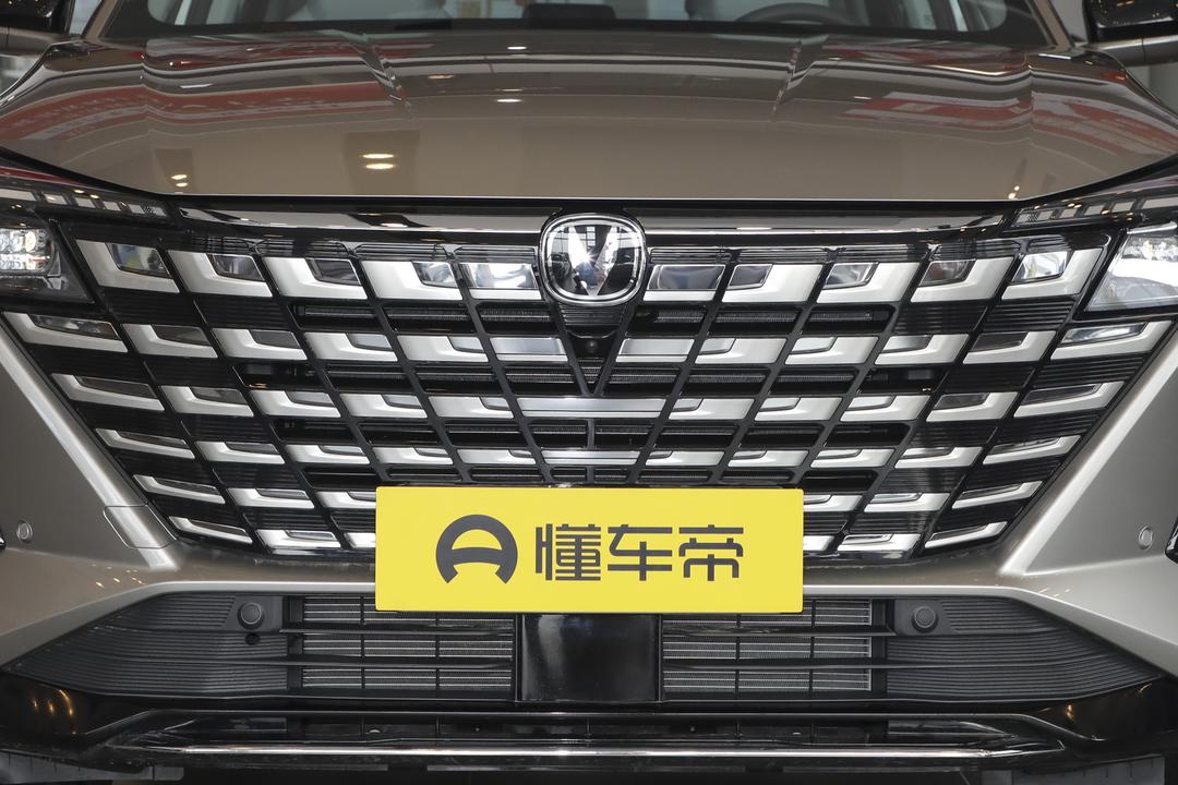 Changan UNI-Z PHEV 2026, фото 10