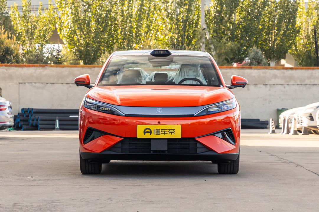 BYD Qin MAX DM 2026, фото 2