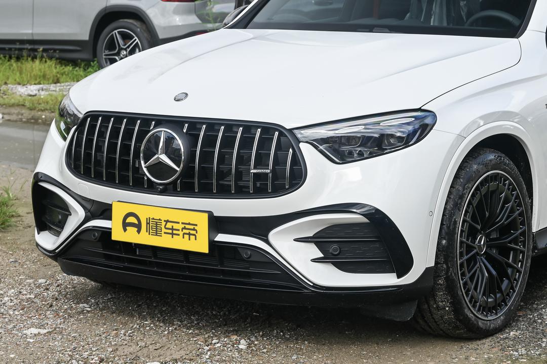 Mercedes-Benz GLC AMG 2026, фото 9