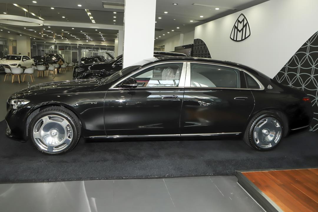Mercedes-Benz Maybach S-Class 2026, фото 4